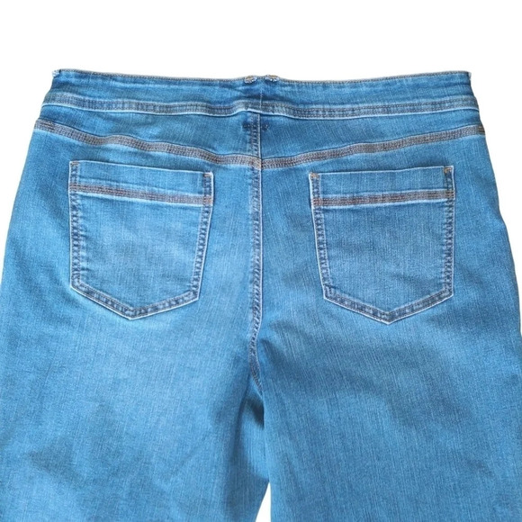 Gloria Vanderbilt Cropped  Walking Shorts Blue Denim Skimmer High Rise Fit 14 - Picture 7 of 9
